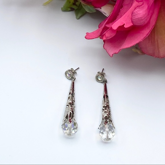 🌈3/$10 Silver Crystal Drop Fashion Earrings - Picture 5 of 8